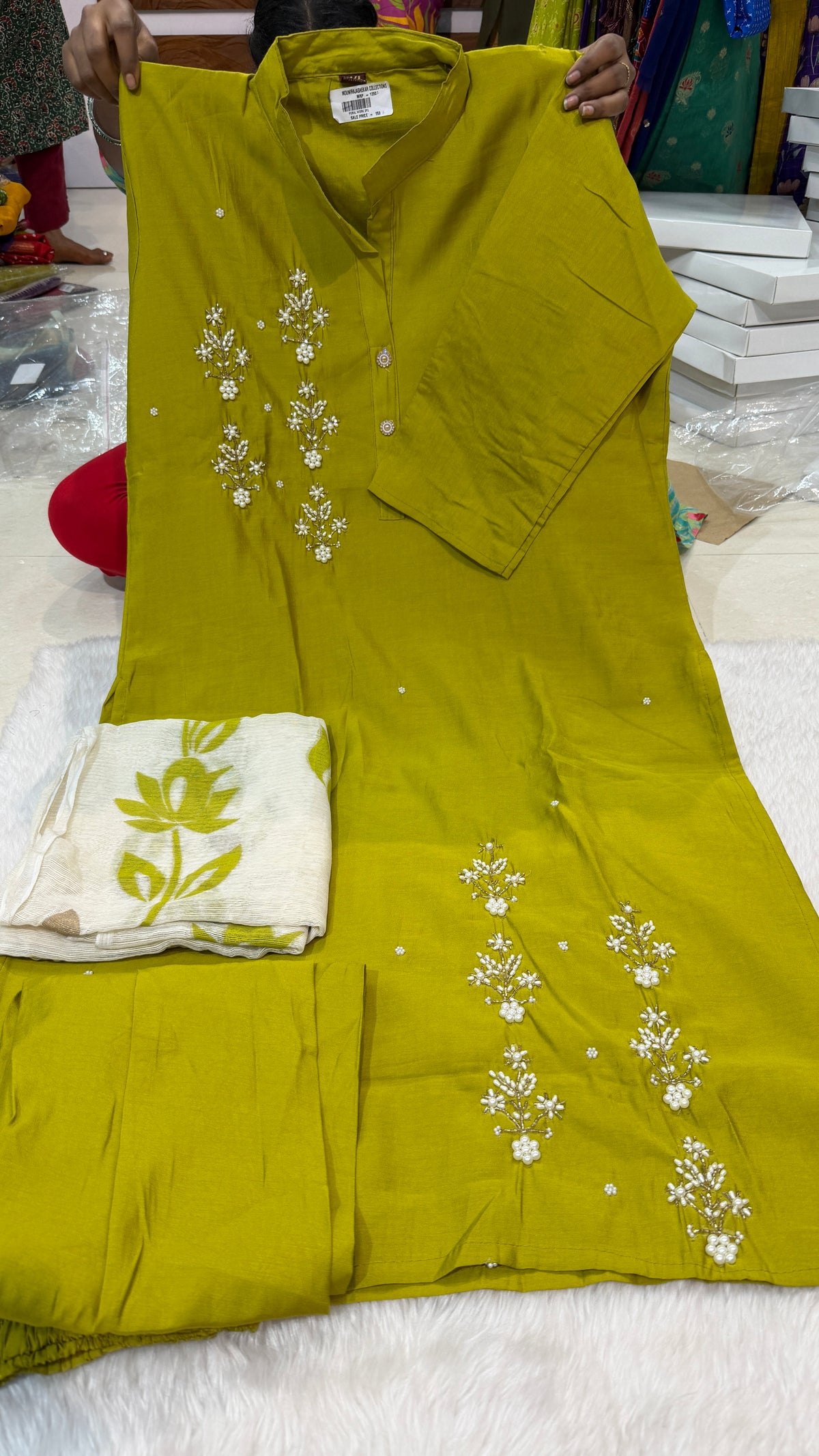 Aadi Sale/kurti 62041300/party wear