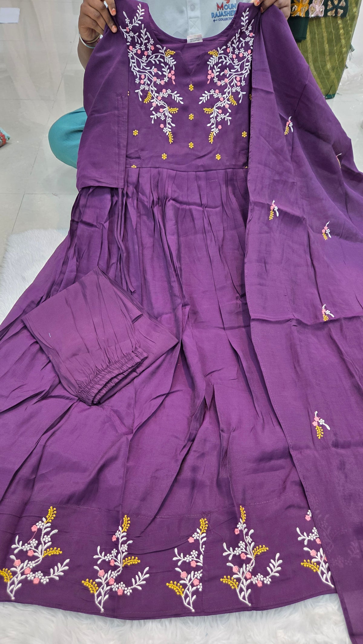MRC311 Dresses U